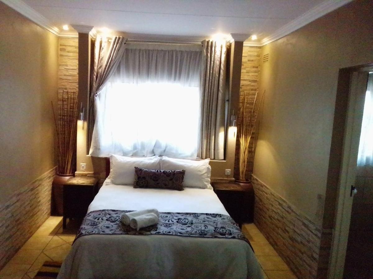 Ditsaleng Bed And Breakfast Vanderbijlpark ภายนอก รูปภาพ