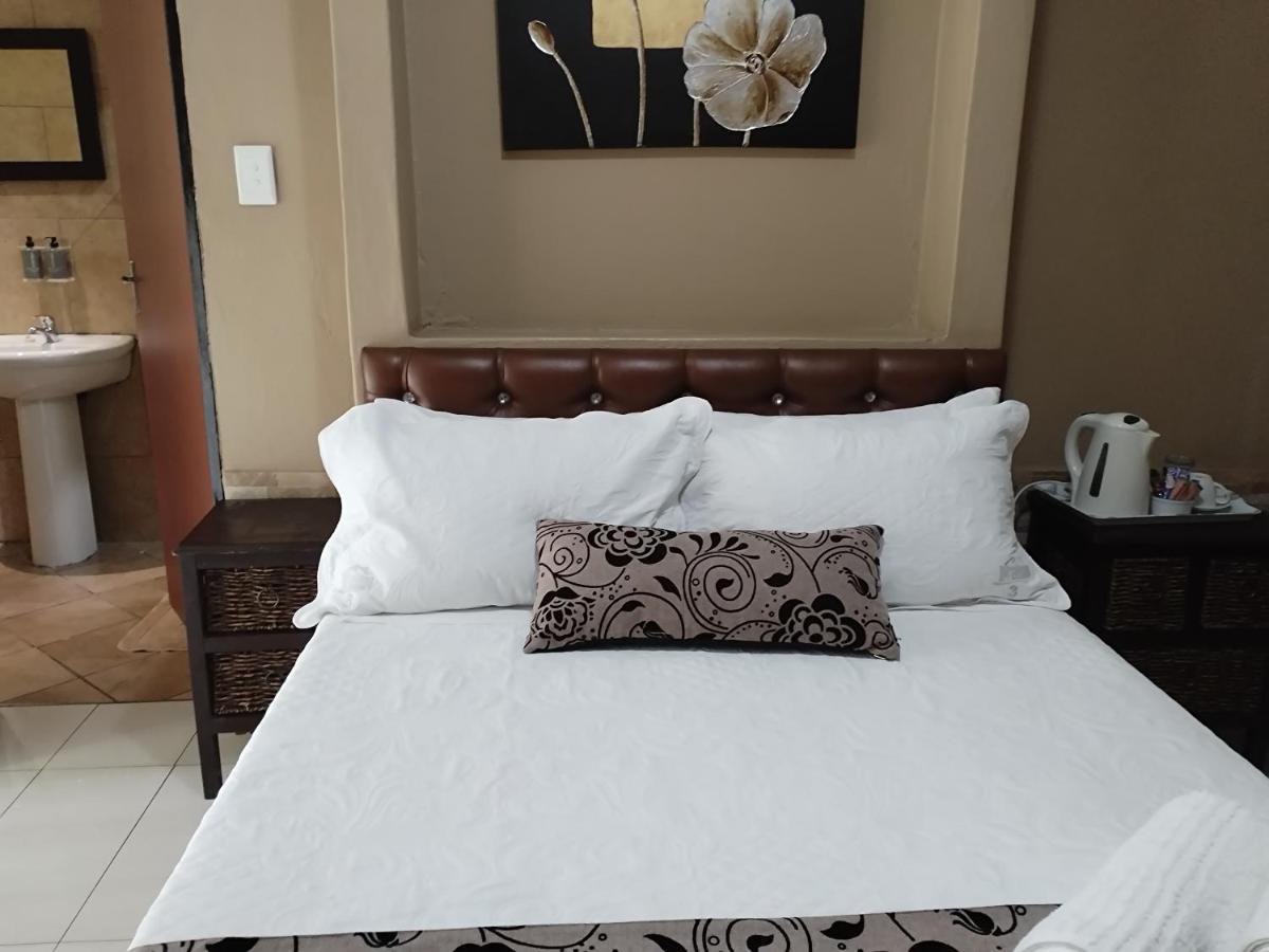 Ditsaleng Bed And Breakfast Vanderbijlpark ภายนอก รูปภาพ