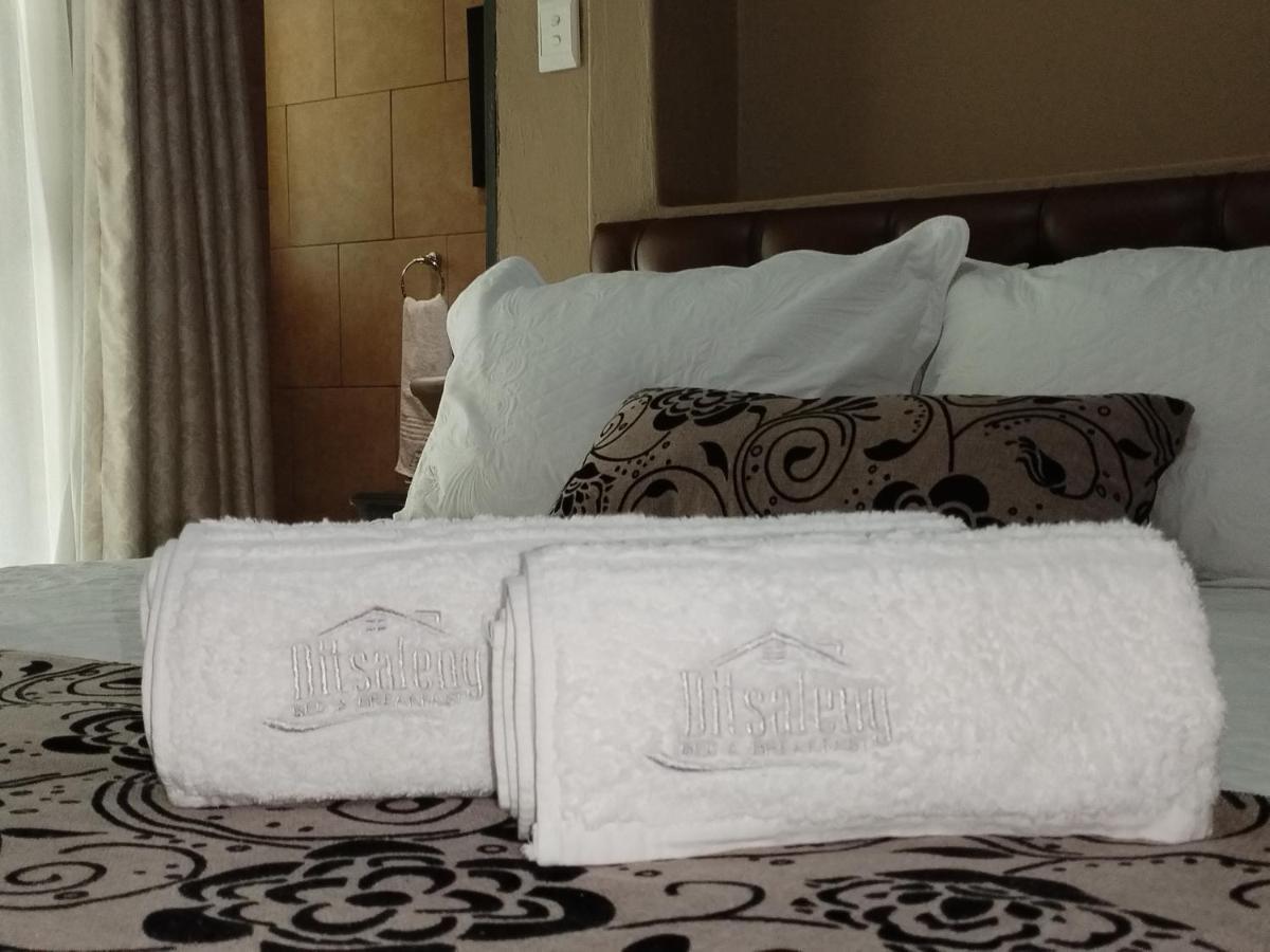 Ditsaleng Bed And Breakfast Vanderbijlpark ภายนอก รูปภาพ