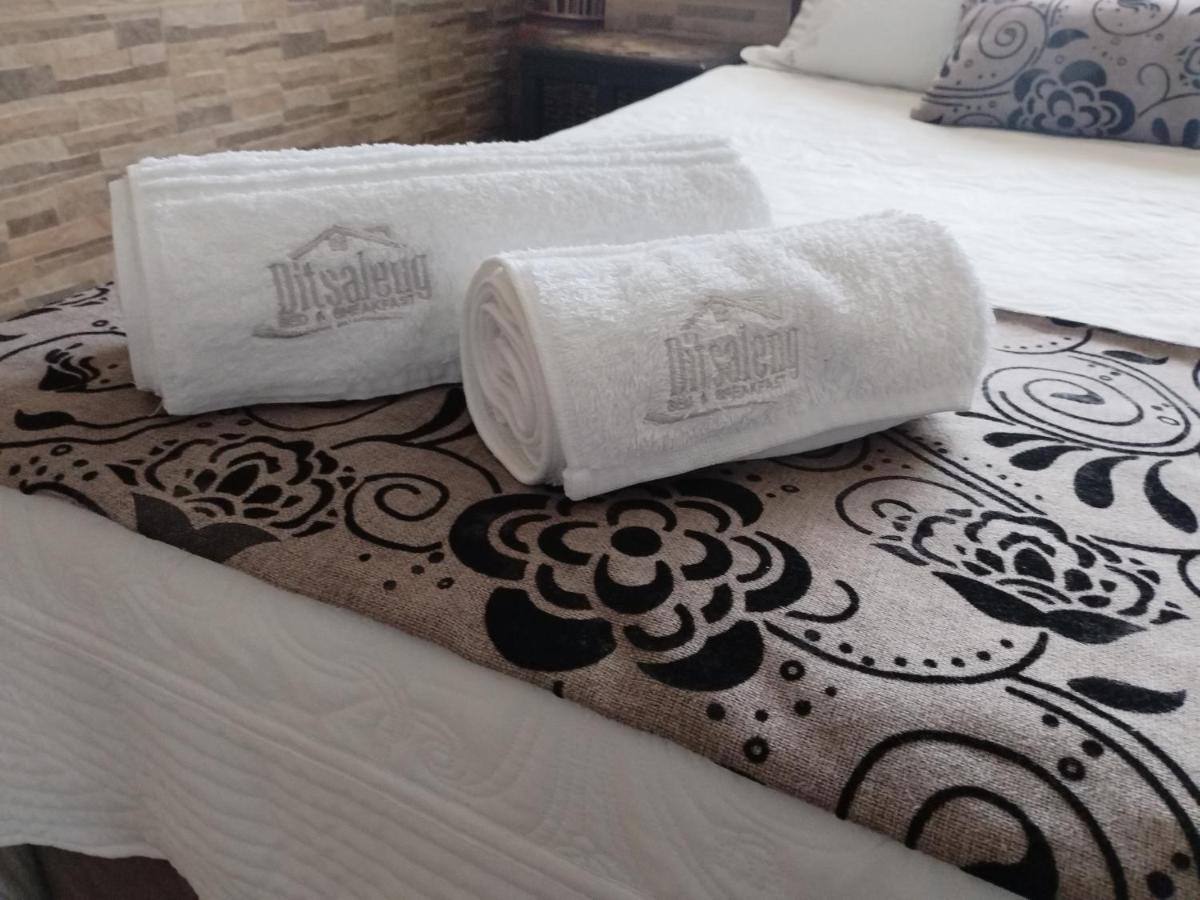 Ditsaleng Bed And Breakfast Vanderbijlpark ภายนอก รูปภาพ