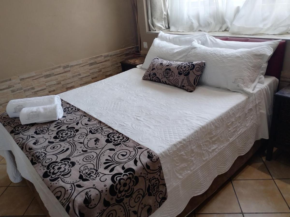 Ditsaleng Bed And Breakfast Vanderbijlpark ภายนอก รูปภาพ
