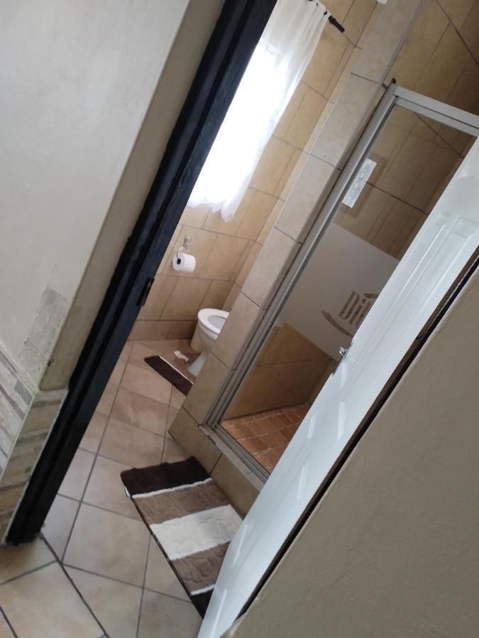 Ditsaleng Bed And Breakfast Vanderbijlpark ภายนอก รูปภาพ