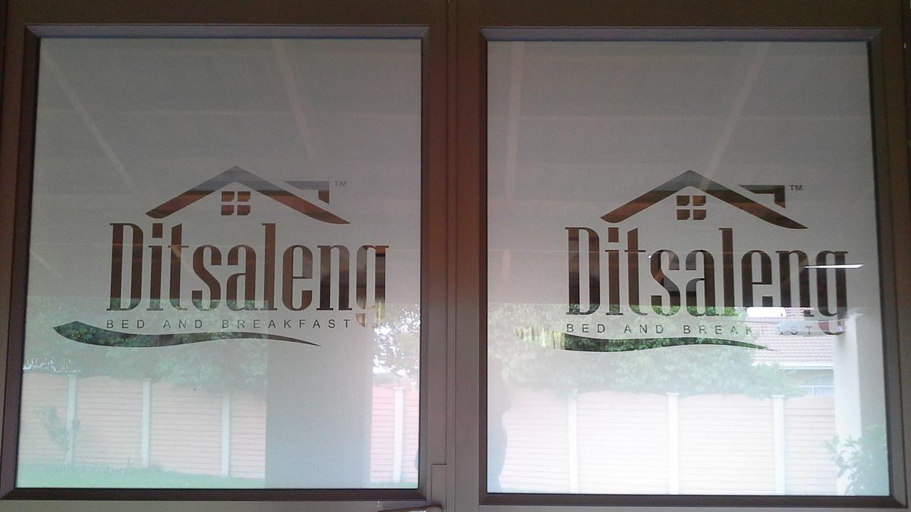 Ditsaleng Bed And Breakfast Vanderbijlpark ภายนอก รูปภาพ